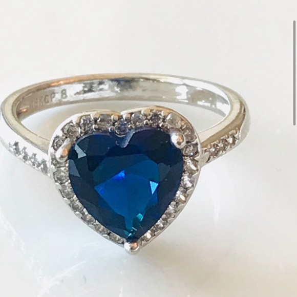 NEW⚜️ESTATE 18K gp heart  Crystal Ring - Picture 13 of 13